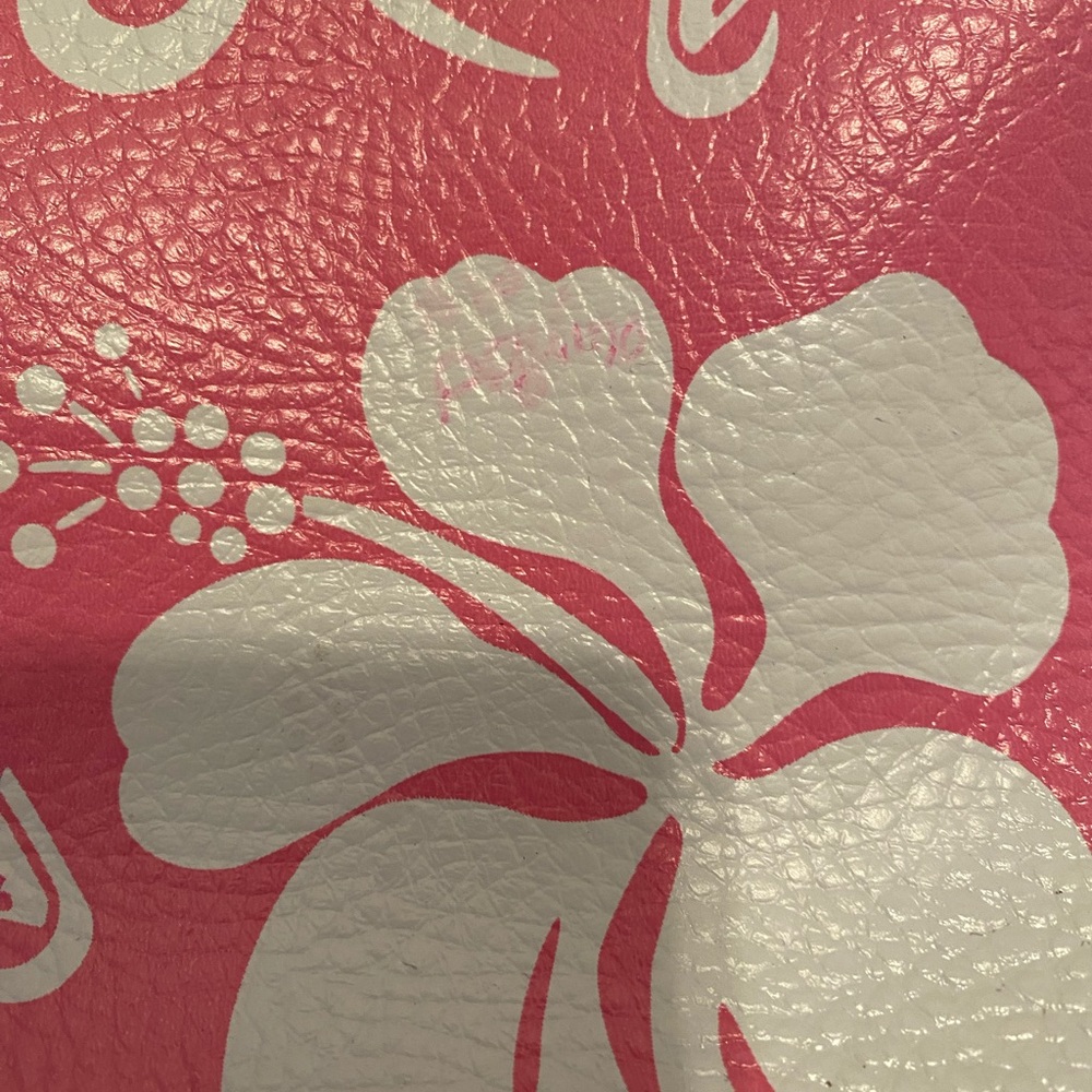 Pink Roxy lunch box - Picture 4 of 7
